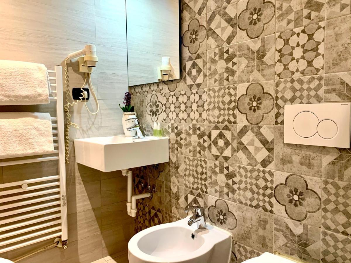 Hotel Astrid Μιλάνο Εξωτερικό φωτογραφία