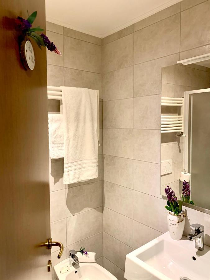 Hotel Astrid Μιλάνο Εξωτερικό φωτογραφία