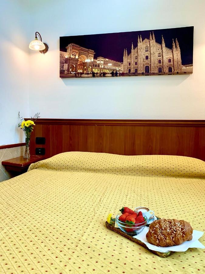 Hotel Astrid Μιλάνο Εξωτερικό φωτογραφία