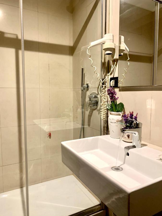 Hotel Astrid Μιλάνο Εξωτερικό φωτογραφία