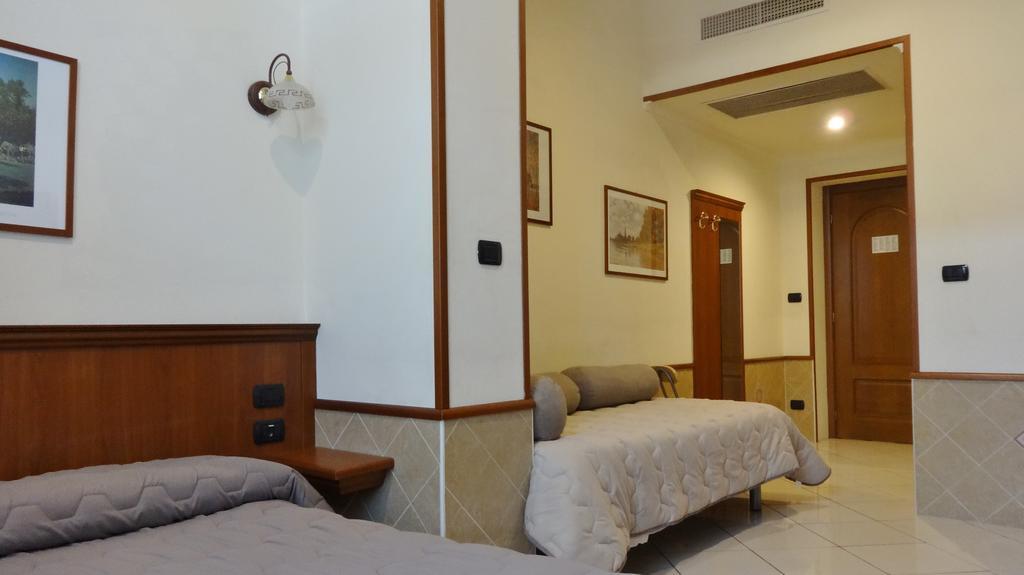 Hotel Astrid Μιλάνο Εξωτερικό φωτογραφία