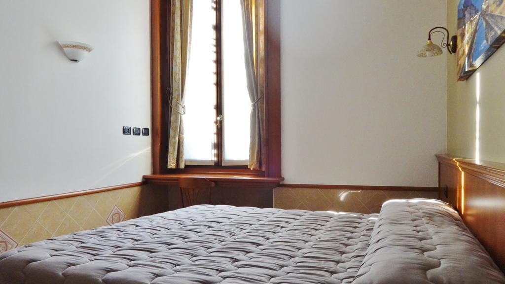 Hotel Astrid Μιλάνο Εξωτερικό φωτογραφία
