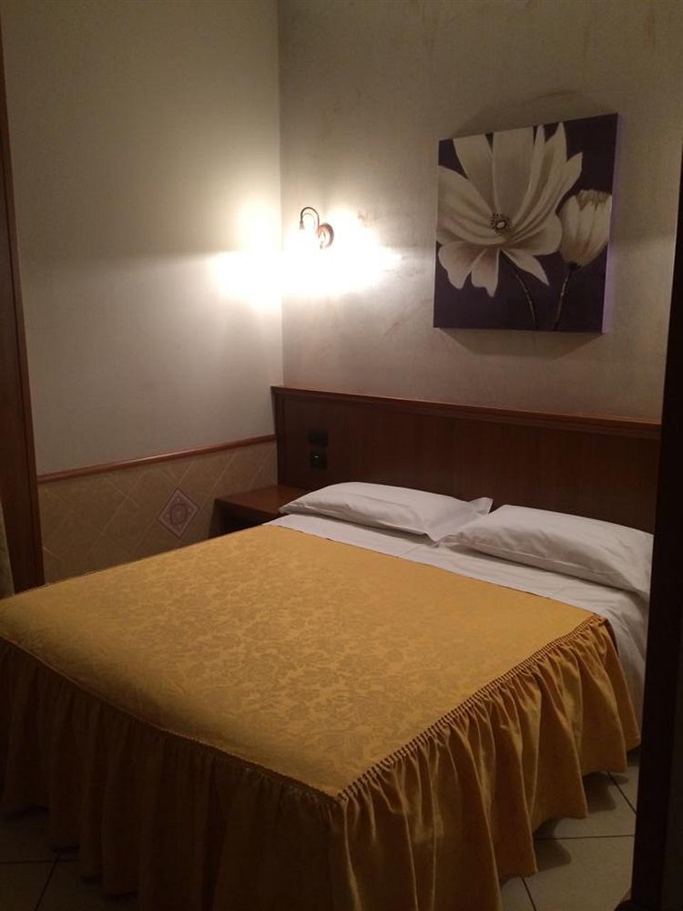 Hotel Astrid Μιλάνο Εξωτερικό φωτογραφία