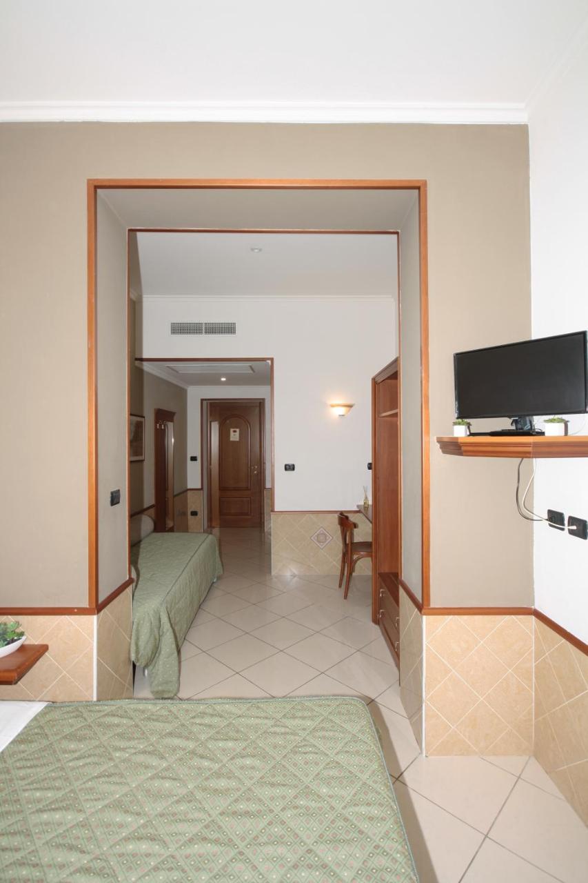 Hotel Astrid Μιλάνο Εξωτερικό φωτογραφία