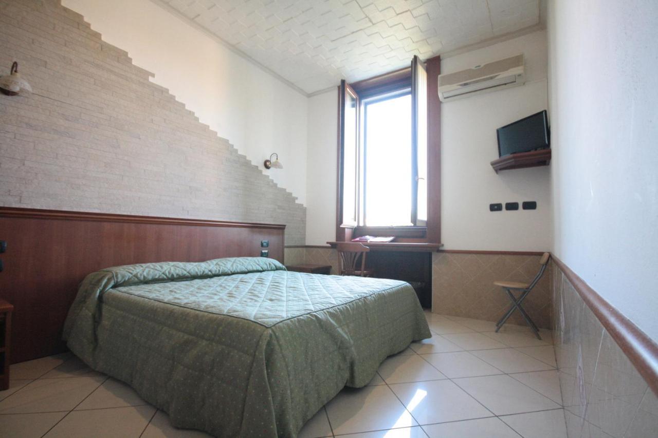 Hotel Astrid Μιλάνο Εξωτερικό φωτογραφία
